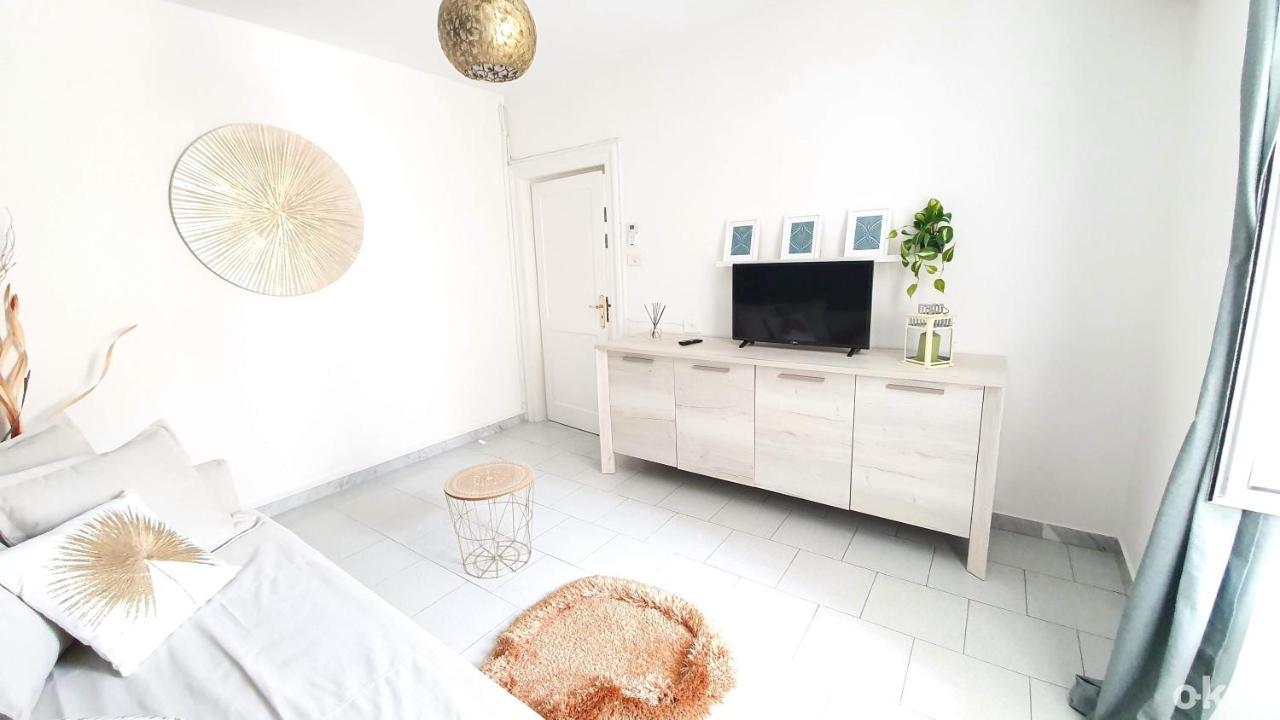 Twin Room Apulia Apartment - Bari Centro エクステリア 写真
