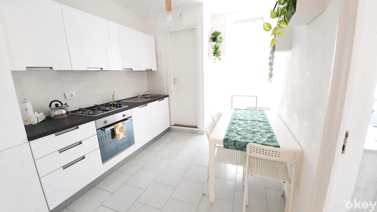 Twin Room Apulia Apartment - Bari Centro エクステリア 写真