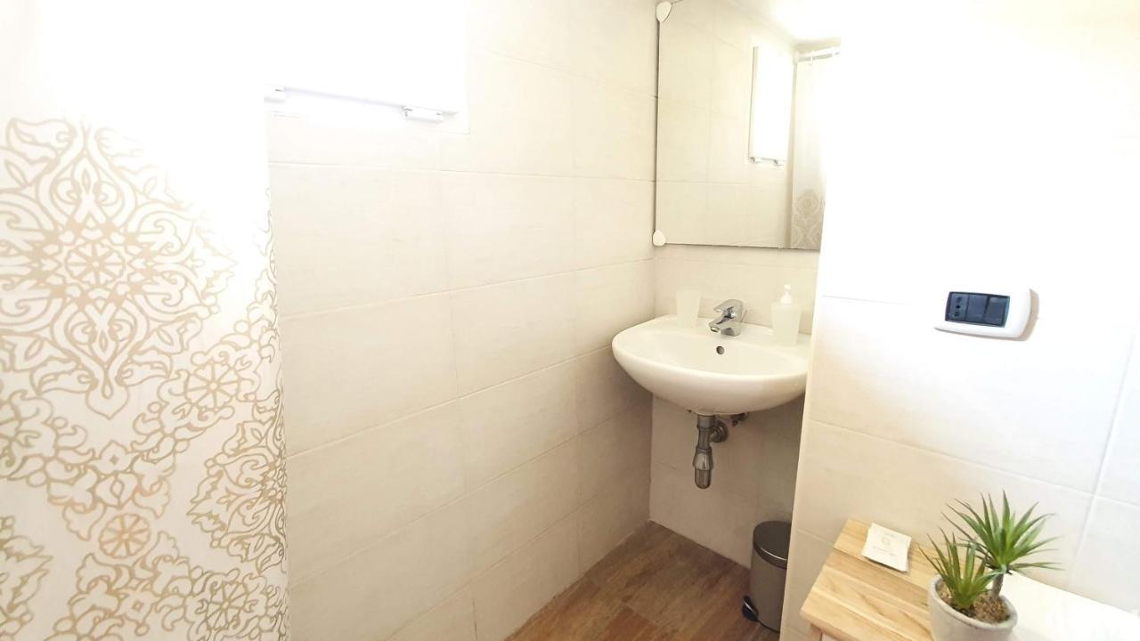 Twin Room Apulia Apartment - Bari Centro エクステリア 写真